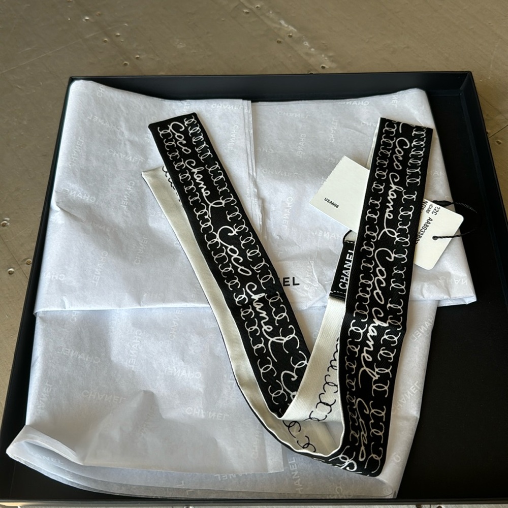 Chanel 22c twilly scarf silk black ivory logo tie with box and tags